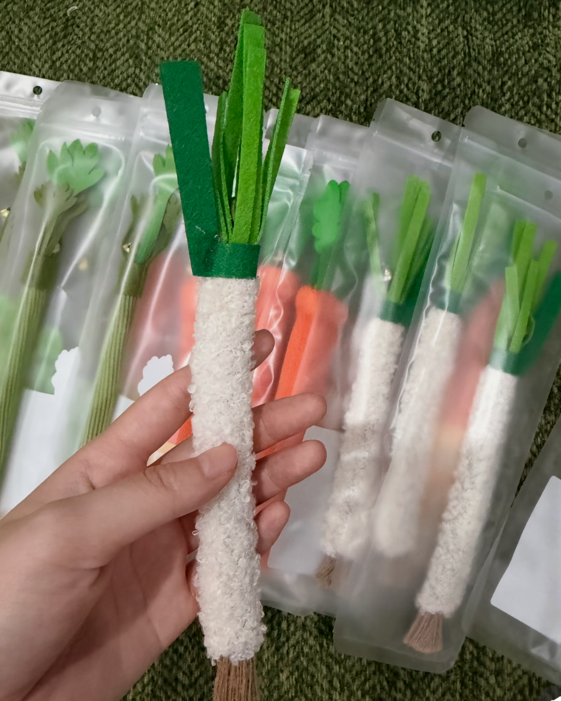 Cat oral cleaning toys